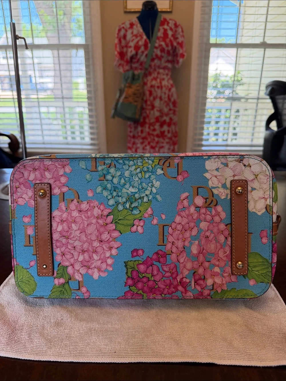 Dooney & Bourke Hydrangea Celeste satchel w/vachetta leather handles & strap EUC